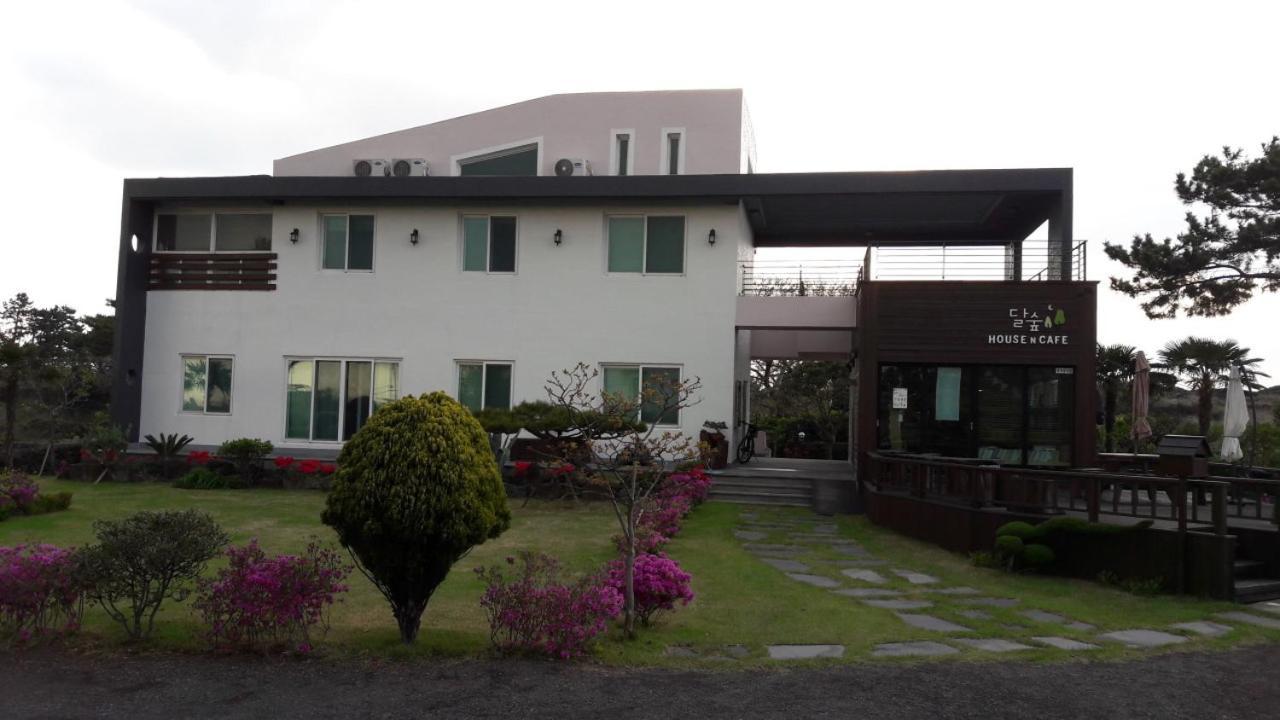 Moon Forest Guesthouse Jeju Esterno foto