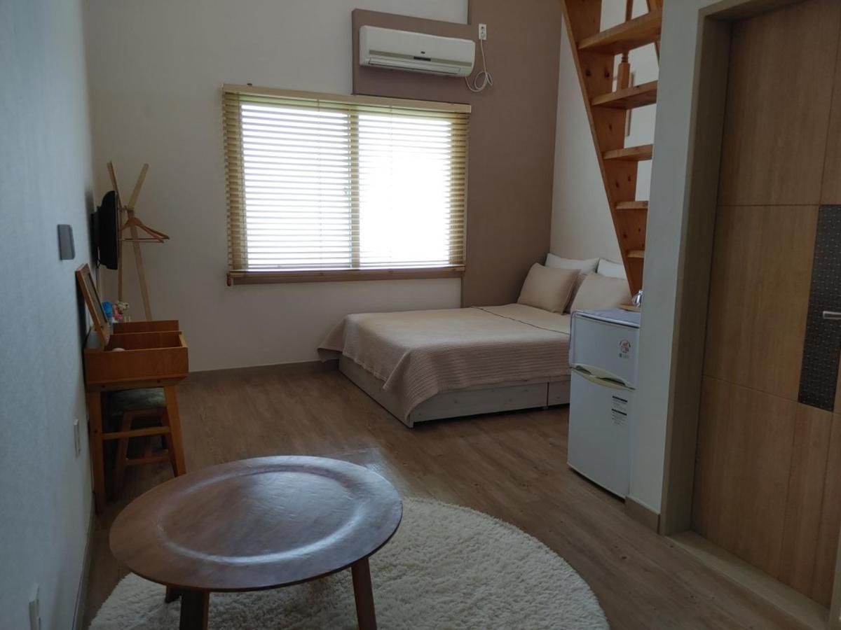 Moon Forest Guesthouse Jeju Esterno foto