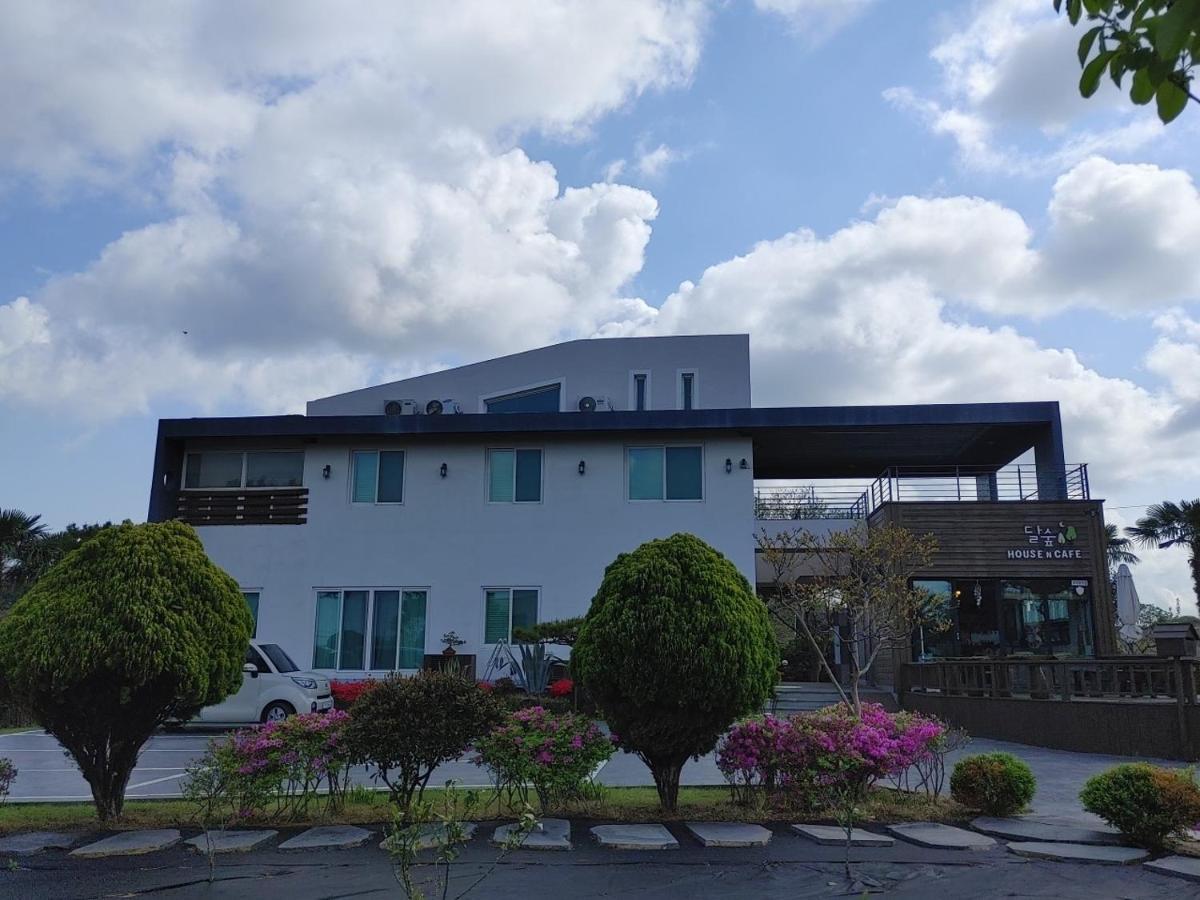 Moon Forest Guesthouse Jeju Esterno foto