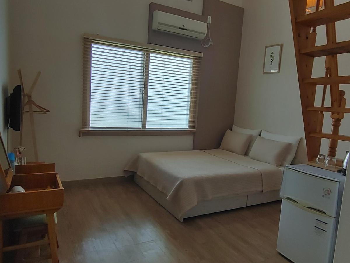 Moon Forest Guesthouse Jeju Esterno foto