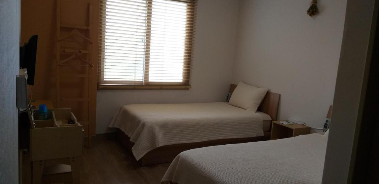 Moon Forest Guesthouse Jeju Esterno foto
