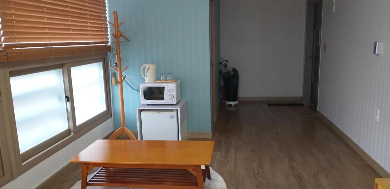 Moon Forest Guesthouse Jeju Esterno foto
